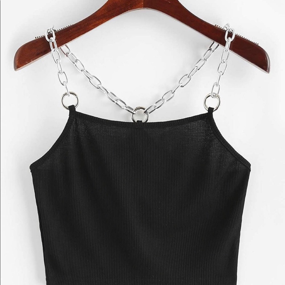 Black cropped tank